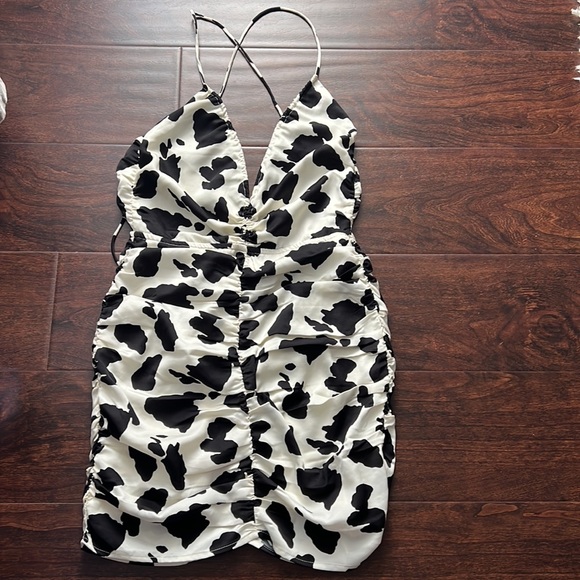 Nectar Clothing Black White Printed Ruched Mini Dress - Picture 6 of 8